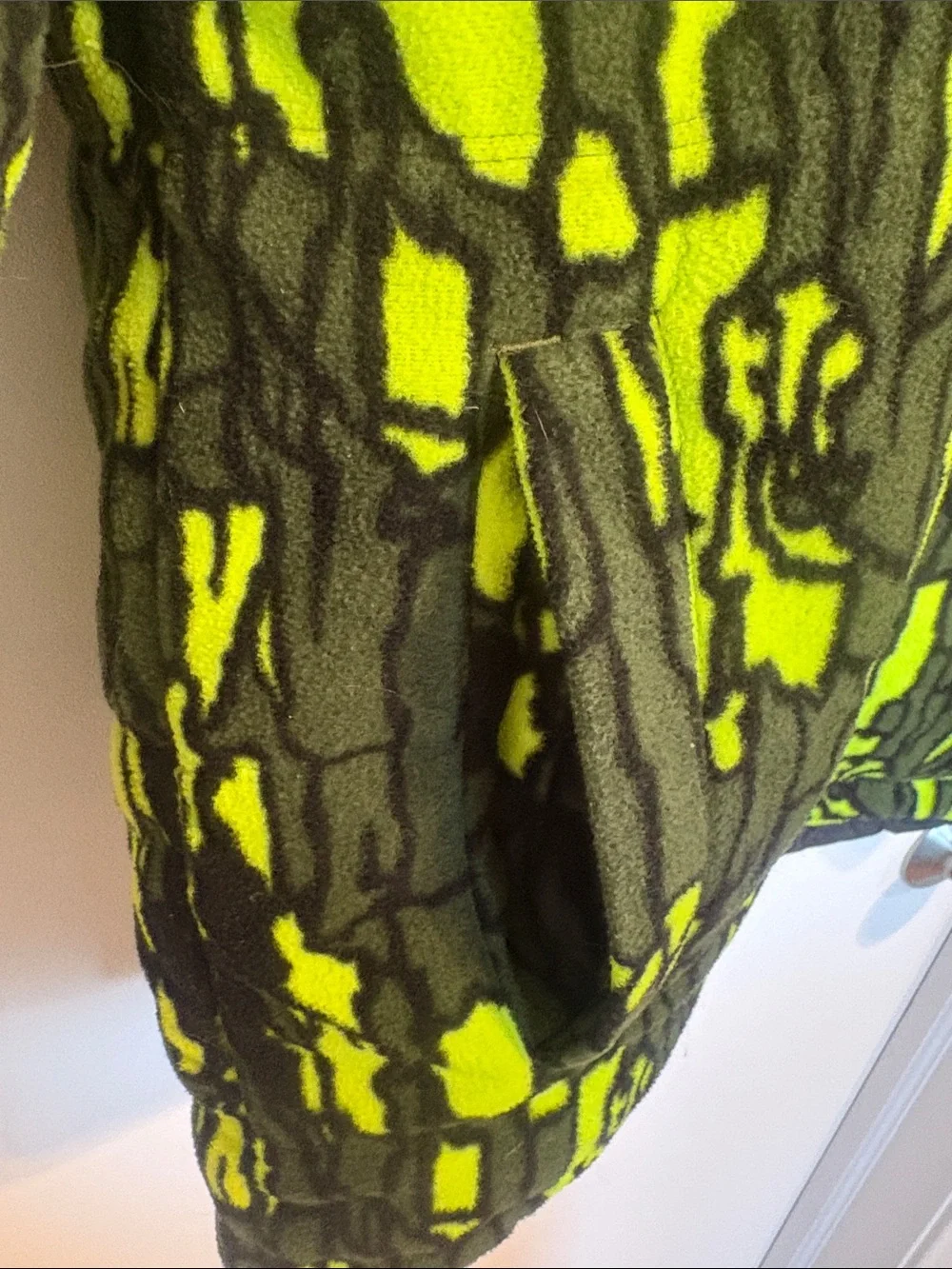The North Face Black & Neon Green Patterned Puffer Jacket reversible size XL